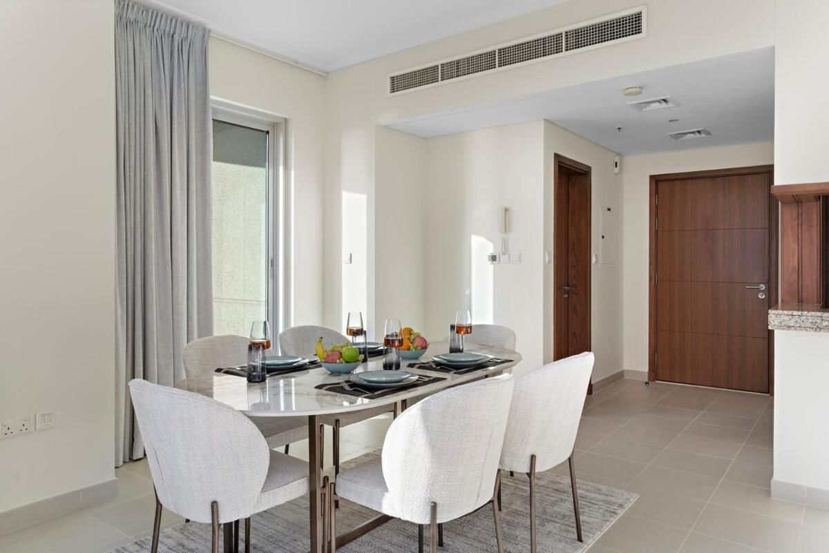 First Class 1br Spectacular Wheel Of Apartment