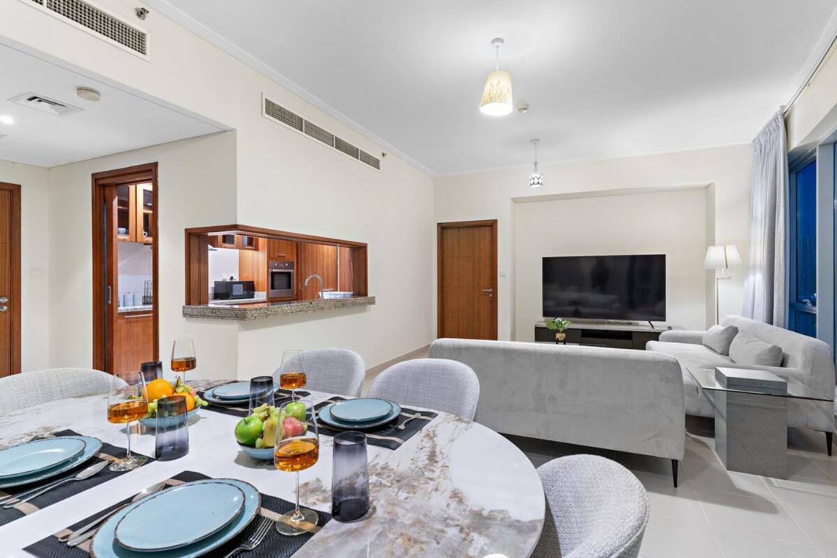 First Class 1br Spectacular Wheel Of Apartment *