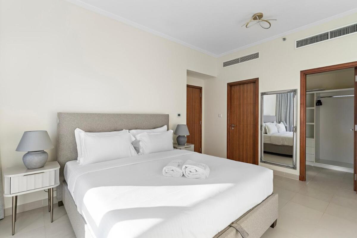 First Class 1br Spectacular Wheel Of Apartment Dubai