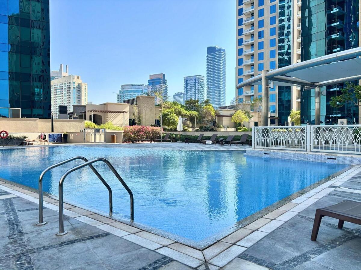 First Class 1br Spectacular Wheel Of Apartment