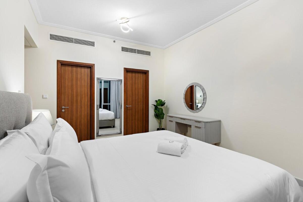 First Class 1br Spectacular Wheel Of Apartment Dubai